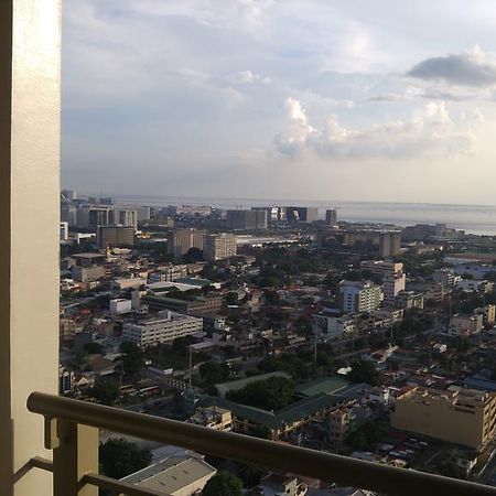 La Verti Residences Sunset View Manille Extérieur photo